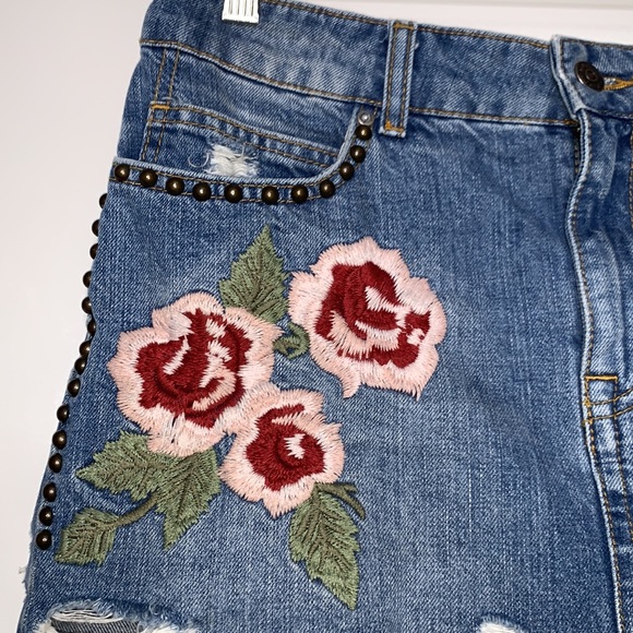 FREE PEOPLE Wild Rose Embroidered Denim Stud Skirt - Picture 4 of 12